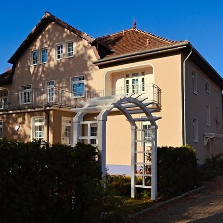 Seehotel Louise Dannenwalde Buitenkant foto