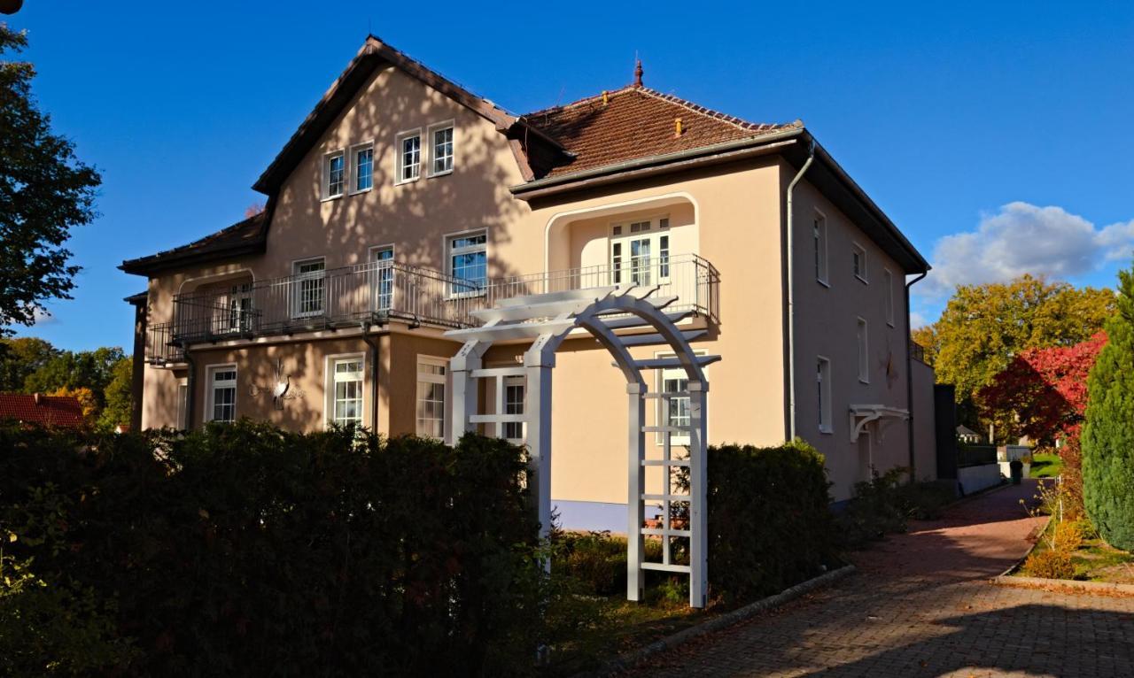 Seehotel Louise Dannenwalde Buitenkant foto